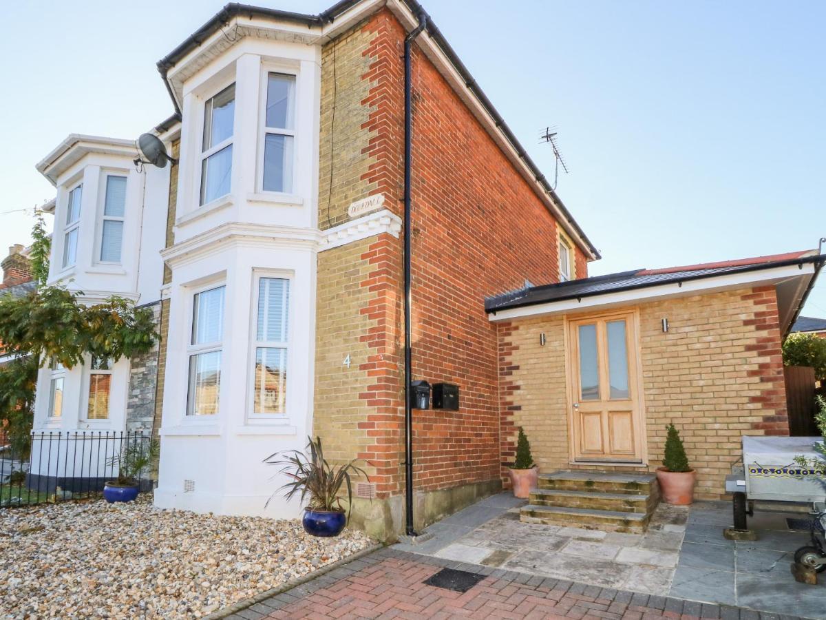 Dovedale Villa Ryde  Luaran gambar